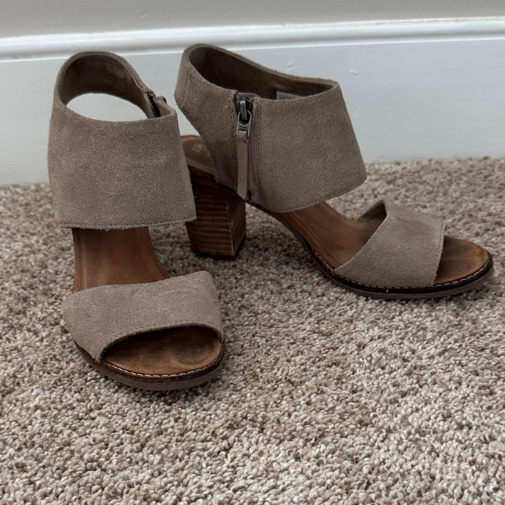 Toms Women's Taupe Suede Block Heel Sandals